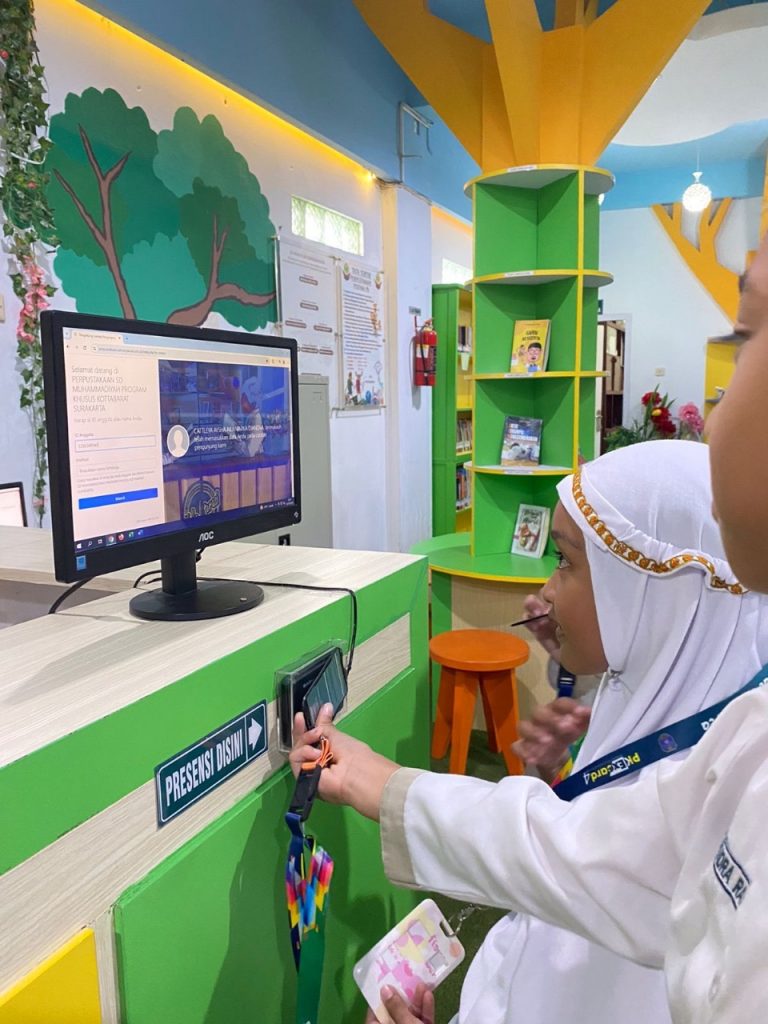 Memanfaatkan Teknologi Untuk Meningkatkan Efisiensi dan Efektivitas ...